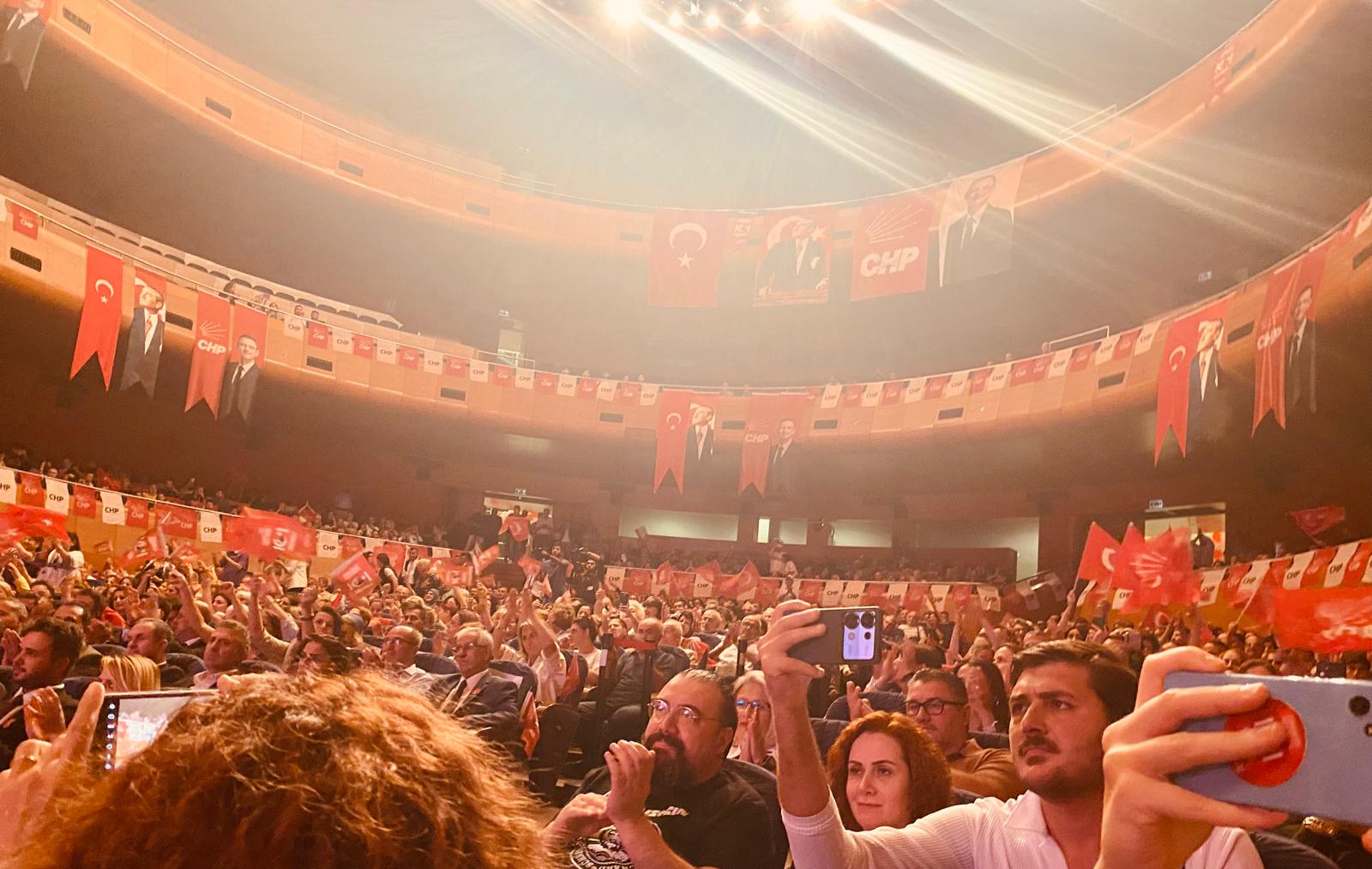 CHP KURULUŞ YILDÖNÜMÜ, COŞKU, BAŞKANLIK VE “X” HESAP!