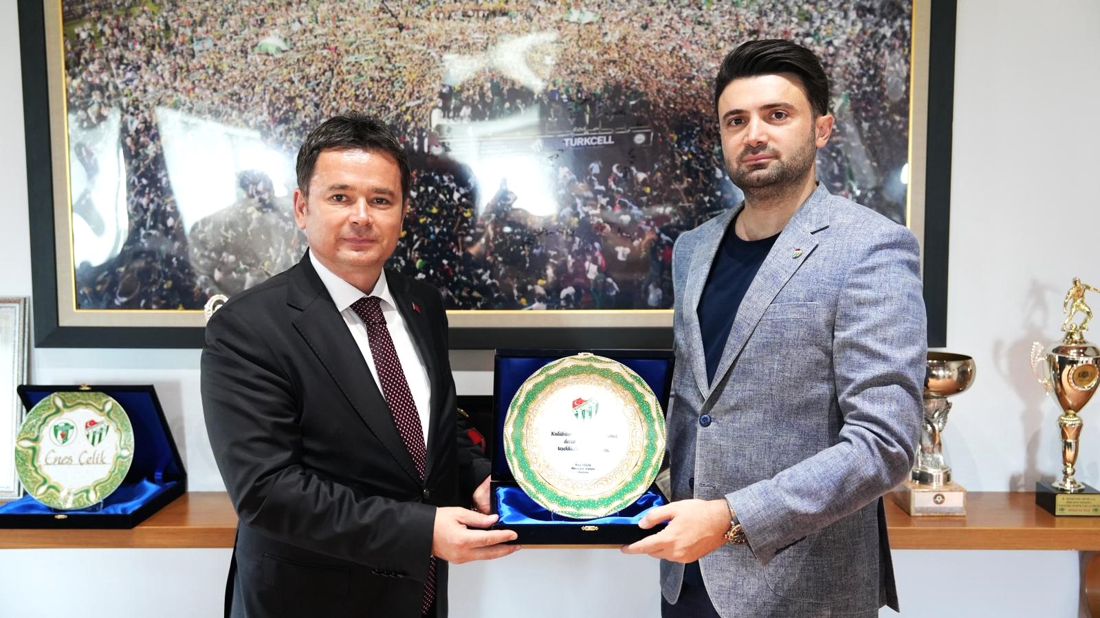 BAŞKAN ERKAN AYDIN’DAN BURSASPORA’A ZİYARET